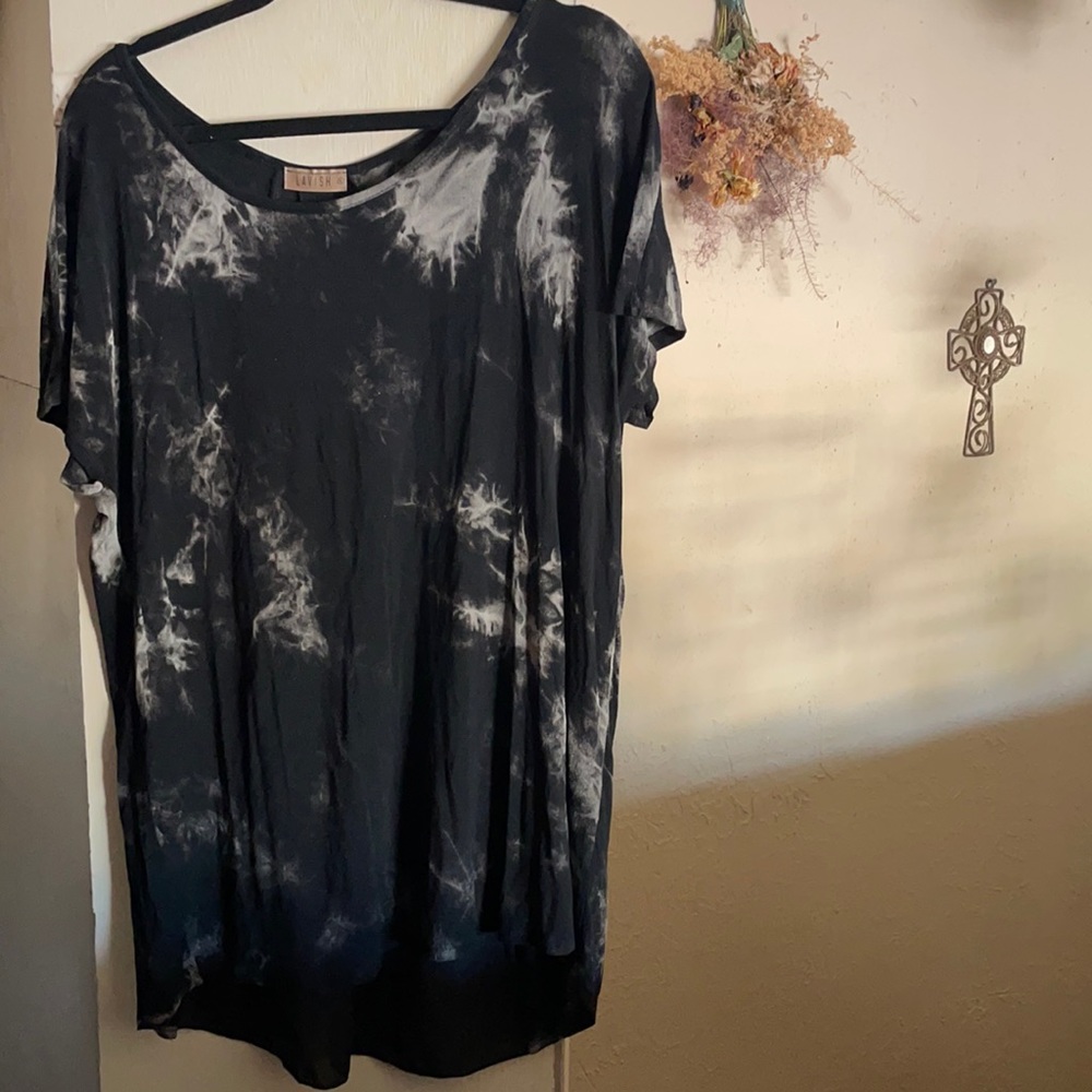 LAVISH Flowy Black & Silver Tie Die Top